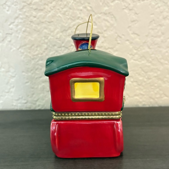Mr. Christmas Animated Train Music Box Plays Joy to the World - Picture 5 of 8